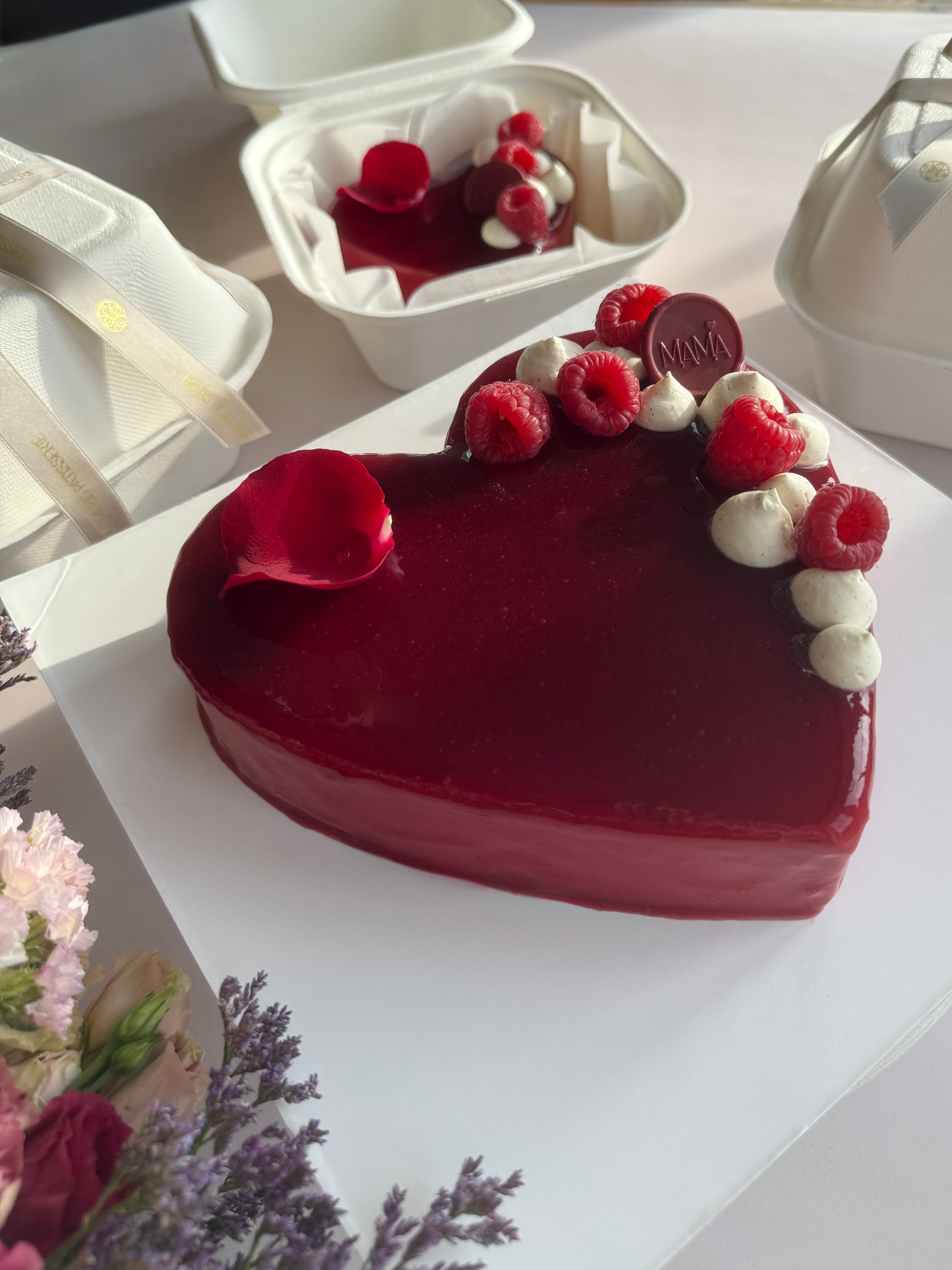 "MAMA Herz" Torte (Vorbestellung zum 9+10.5)